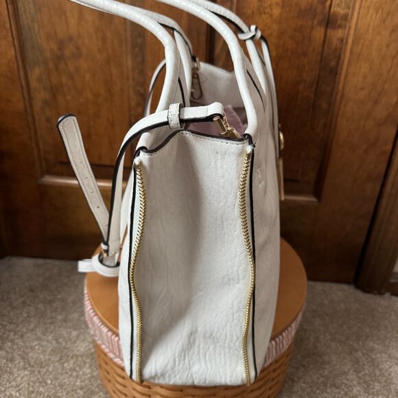 Calvin Klein White Gabrianna Expandable Tote w/Hidden Crossbody Strap - Picture 13 of 16